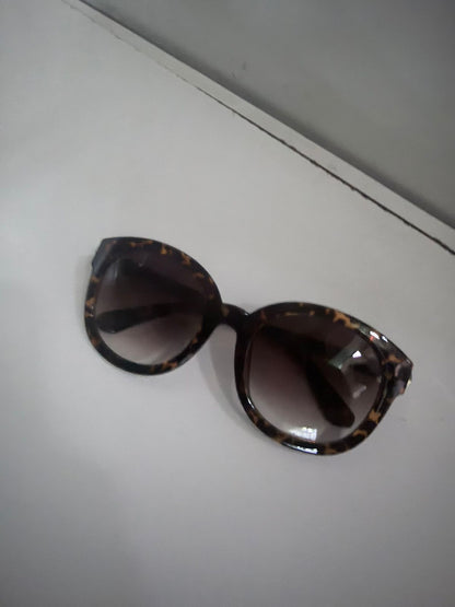 Women's Classic Tortoiseshell Cat-Eye Sunglasses
